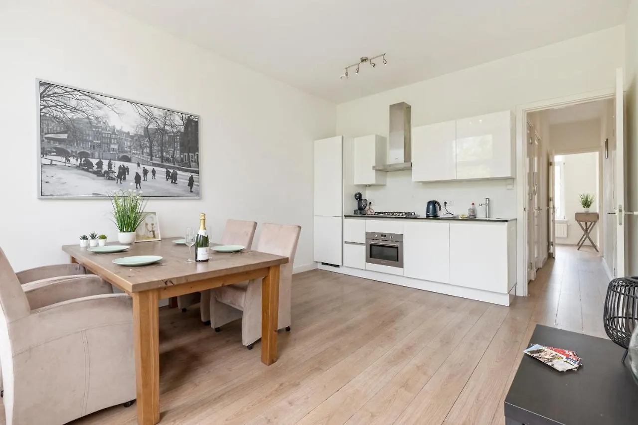 City Center Apartment For A Group Of 4 In Amsterdam - Apt 2