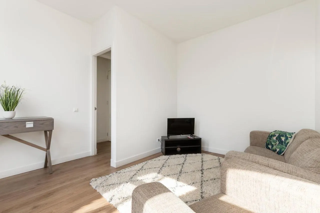 City Center Apartment For A Group Of 4 In Amsterdam - Apt 2